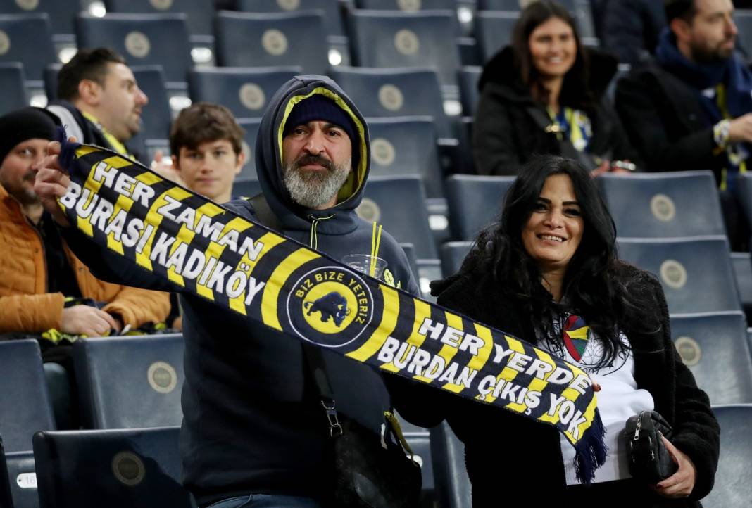 Fenerbahçe Fatih Karagümrük maçından çok özel fotoğraflar: Geri dönüş coşkusu tribünlere böyle yansıdı 11
